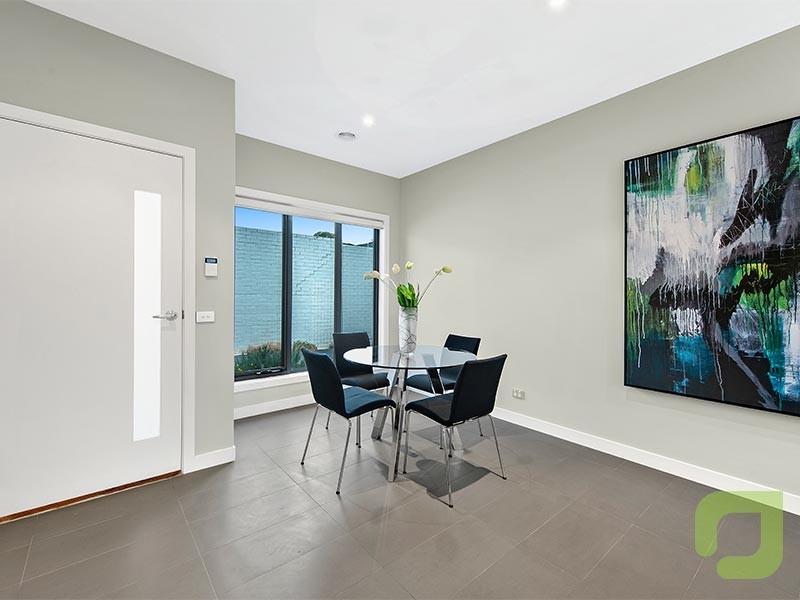 2/37 Wren Street, Altona VIC 3018