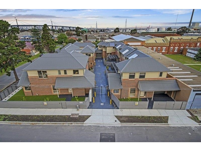 2/152 Hall Street, Spotswood VIC 3015