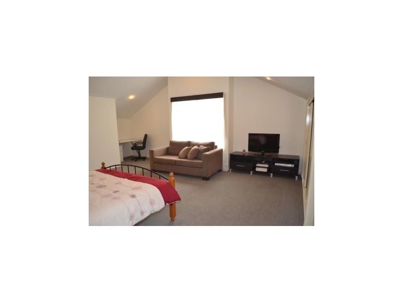 7 Tregutha Way, Newport VIC 3015