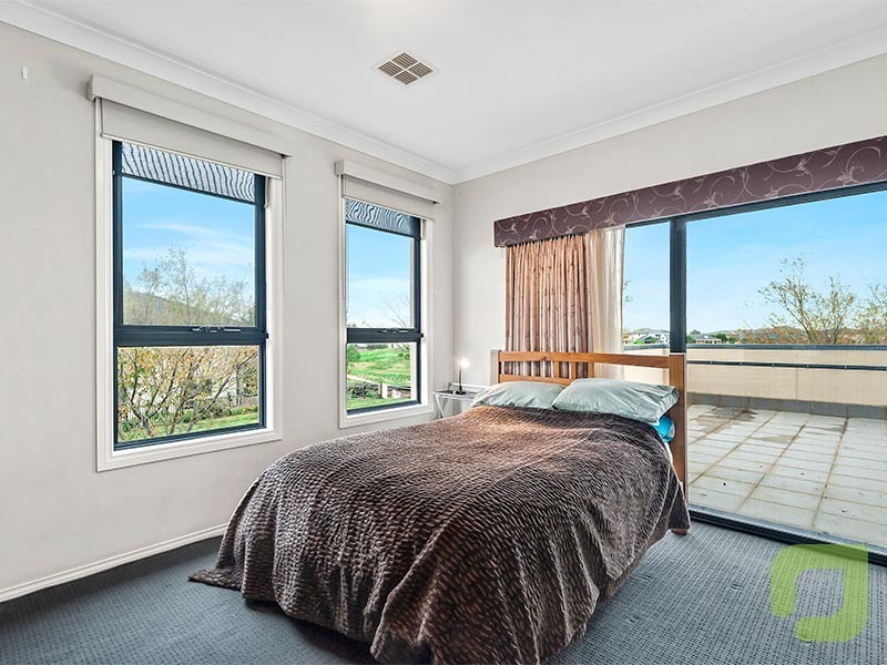 12 Cremorne Street, Sanctuary Lakes VIC 3030