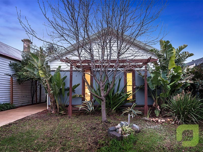 8 Robb Street, Spotswood VIC 3015