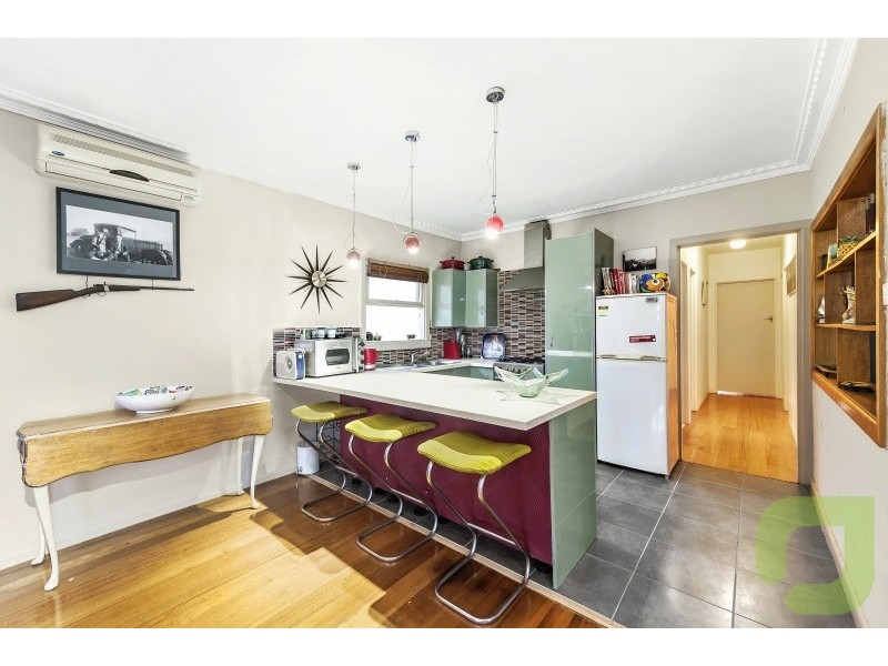 8 Robb Street, Spotswood VIC 3015