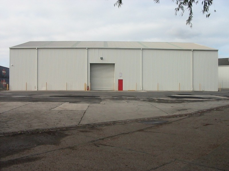 2 Cawley Rd, Brooklyn VIC 3012