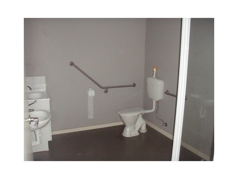2/17 MACAULAY ST, Williamstown VIC 3016