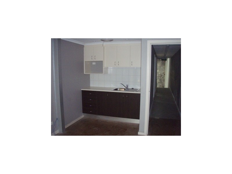 2/17 MACAULAY ST, Williamstown VIC 3016