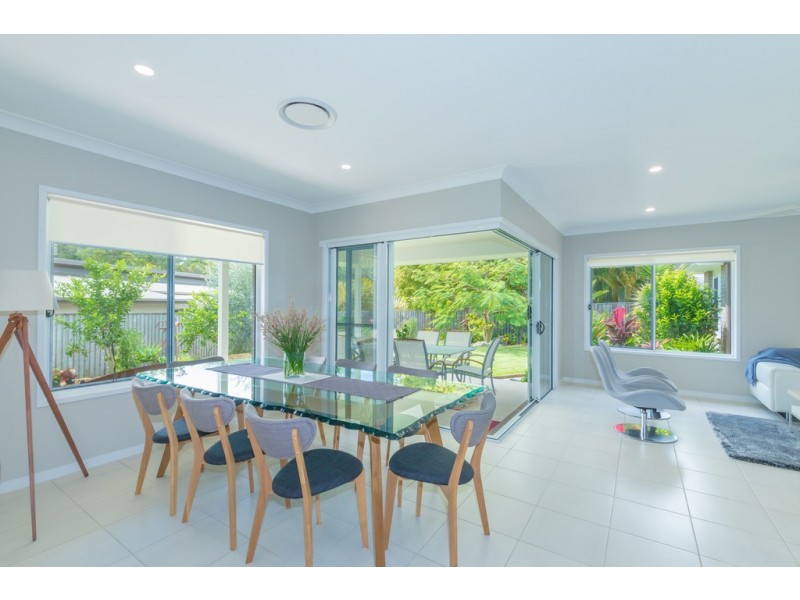 18 Prospect Place, Cooroy QLD 4563