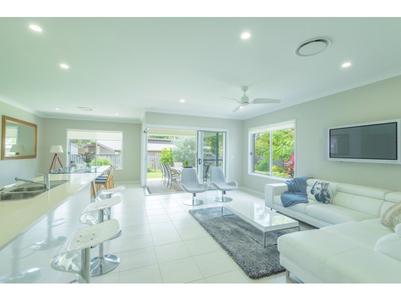 18 Prospect Place, Cooroy QLD 4563