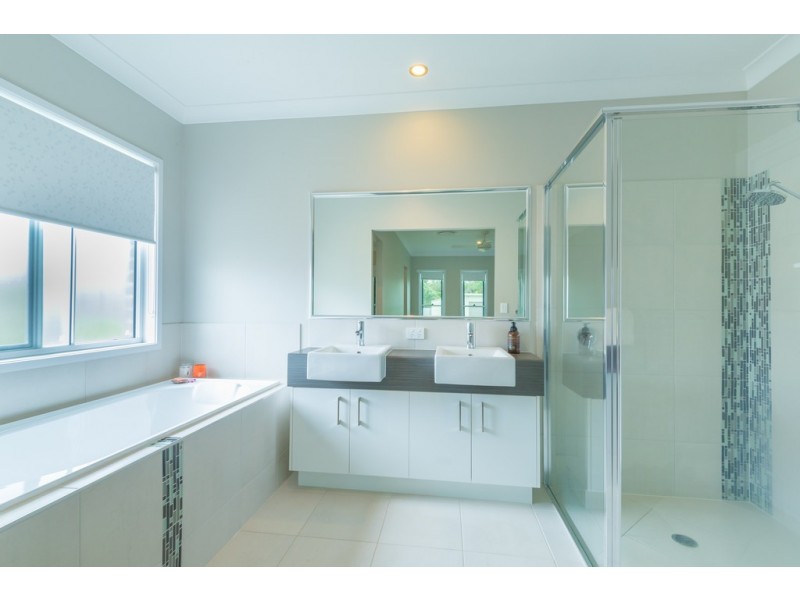 18 Prospect Place, Cooroy QLD 4563