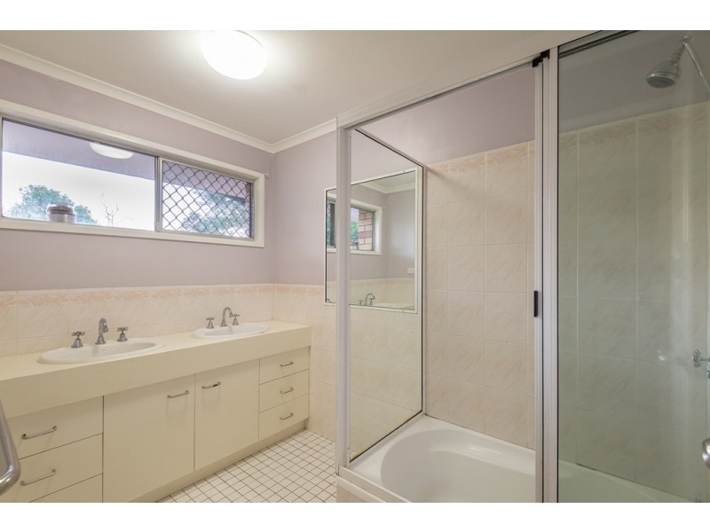 41 Lake MacDonald Drive, Cooroy QLD 4563