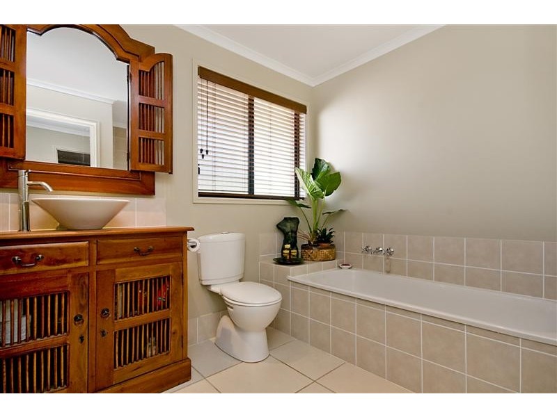 4 Bunya Lane, Cooroy QLD 4563