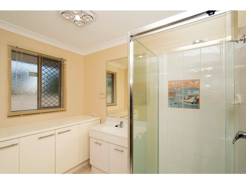 27 Oak Street, Cooroy QLD 4563