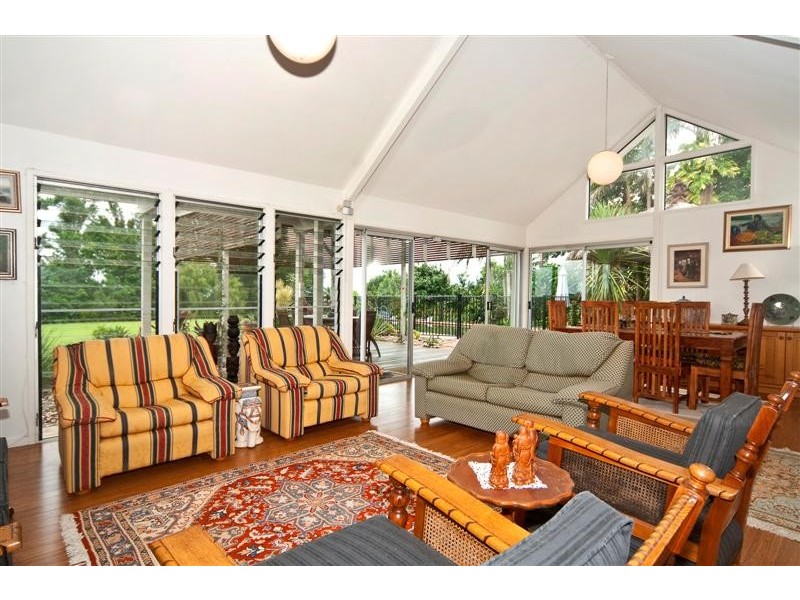 6 Pine Tree Drive West, Cooroy QLD 4563