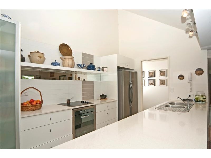 6 Pine Tree Drive West, Cooroy QLD 4563