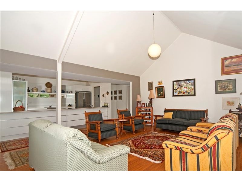 6 Pine Tree Drive West, Cooroy QLD 4563