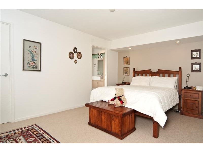 6 Pine Tree Drive West, Cooroy QLD 4563