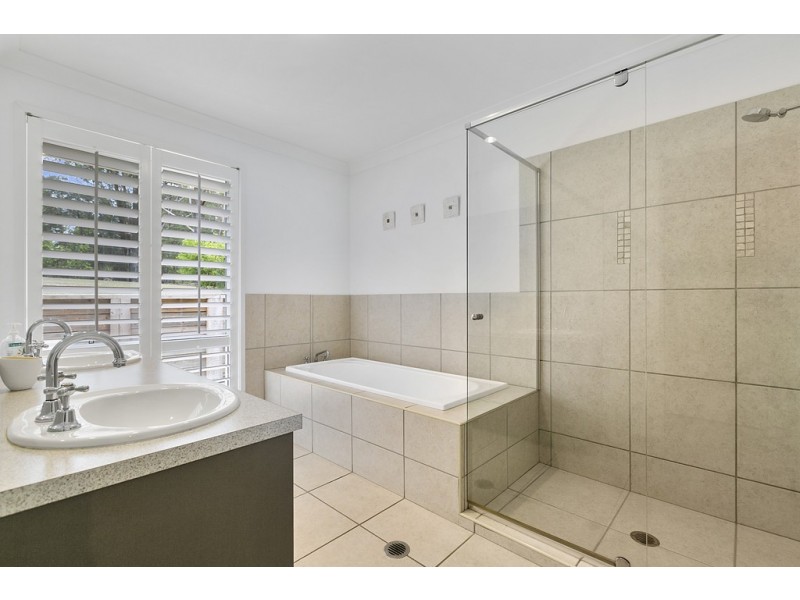 590 Sunrise Road, Tinbeerwah QLD 4563
