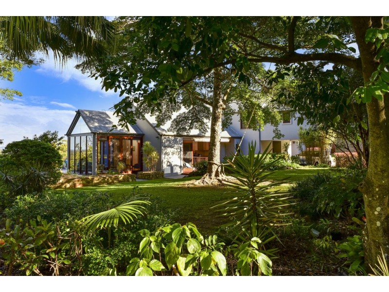 2 Smiths Road, Tinbeerwah QLD 4563