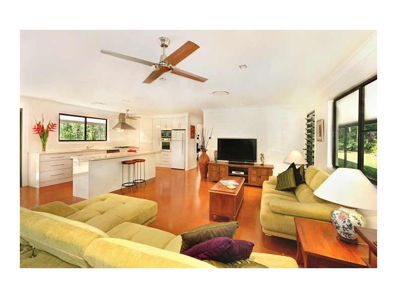 26 Smiths Road, Tinbeerwah QLD 4563