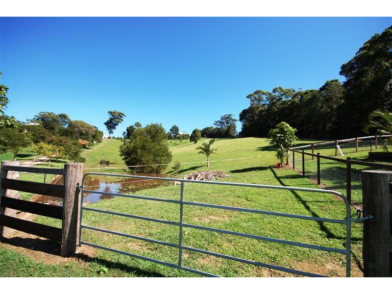 8 Ash Lane, Cooroy QLD 4563