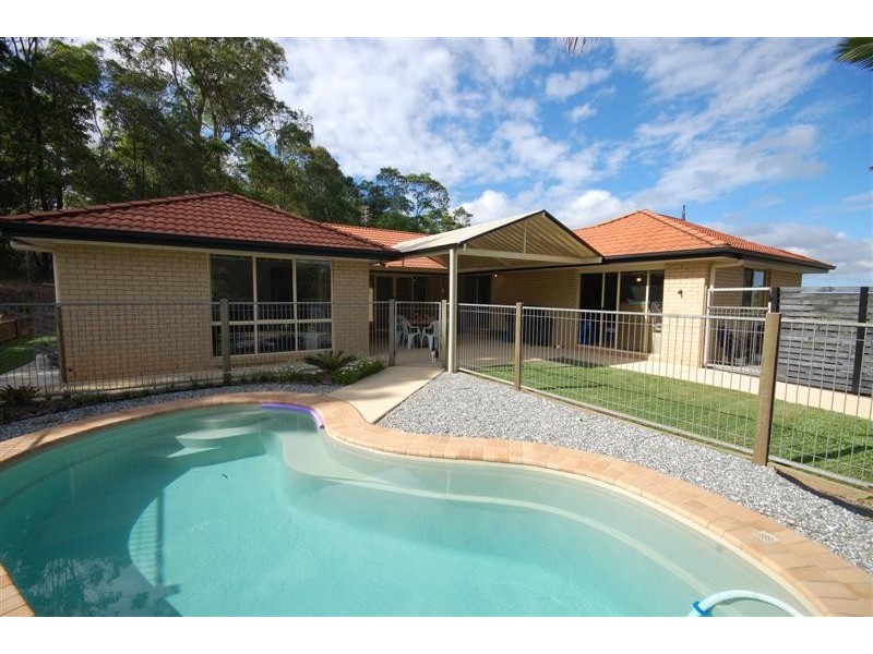 8 Ash Lane, Cooroy QLD 4563