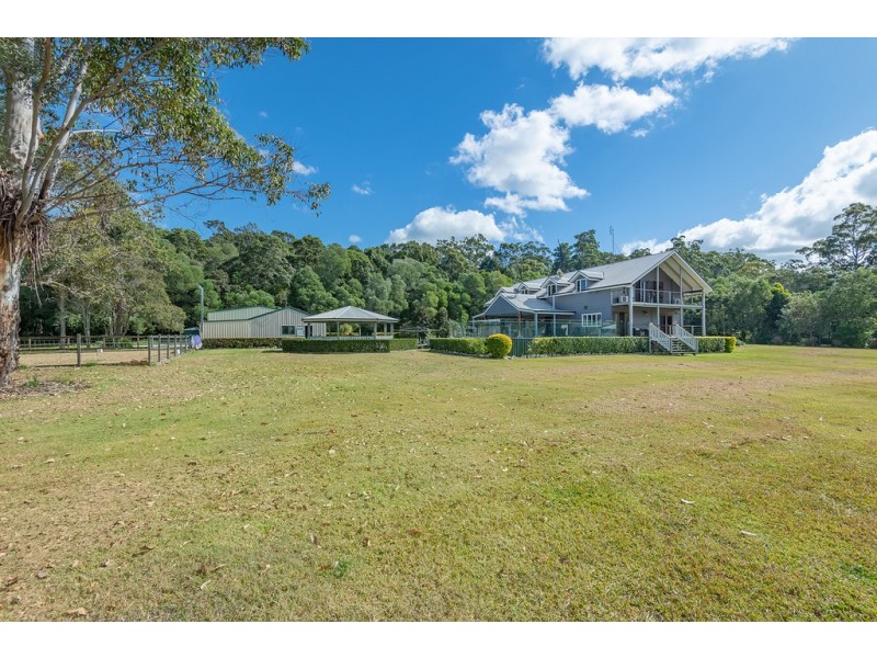 31 Hamilton Road, Lake Macdonald QLD 4563