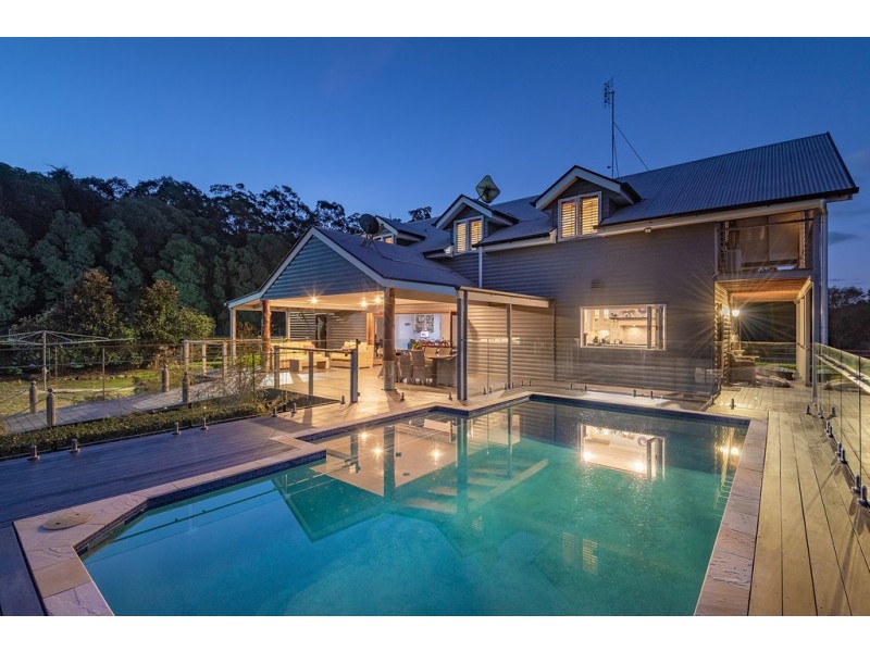 31 Hamilton Road, Lake Macdonald QLD 4563