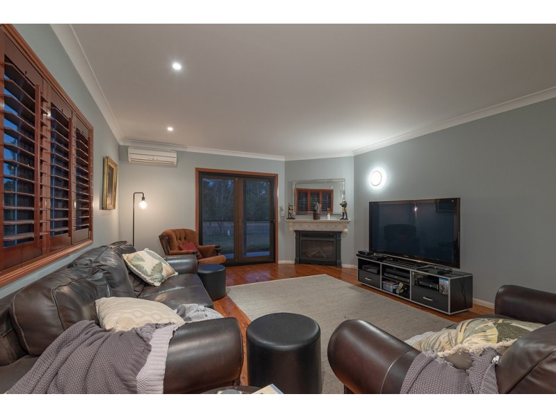 31 Hamilton Road, Lake Macdonald QLD 4563