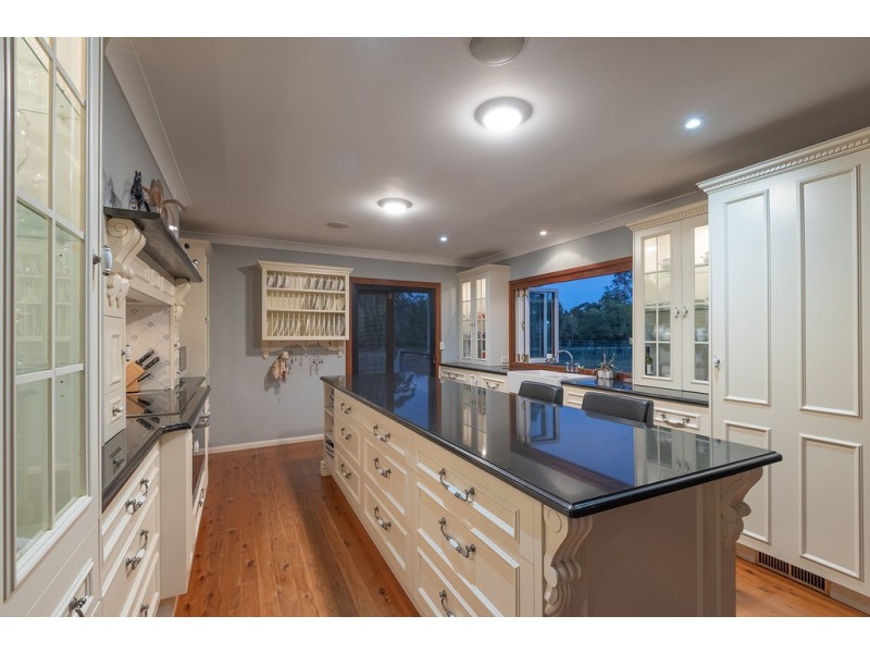 31 Hamilton Road, Lake Macdonald QLD 4563