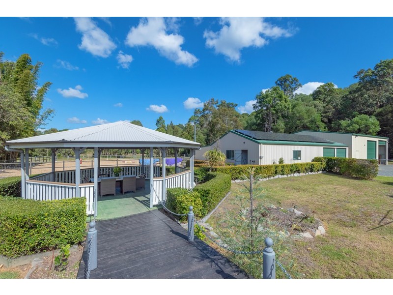 31 Hamilton Road, Lake Macdonald QLD 4563