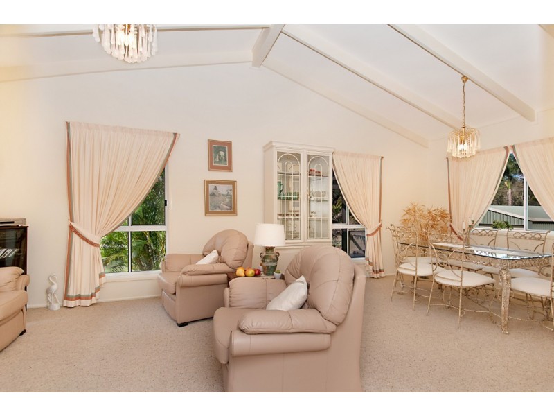 5 Kingsgate Drive, Tinbeerwah QLD 4563