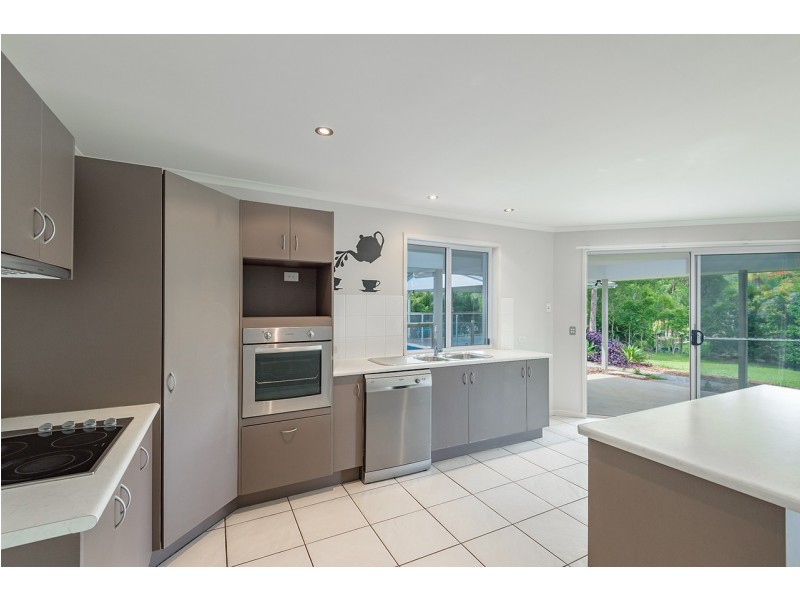 6 Crab Apple Court, Black Mountain QLD 4563