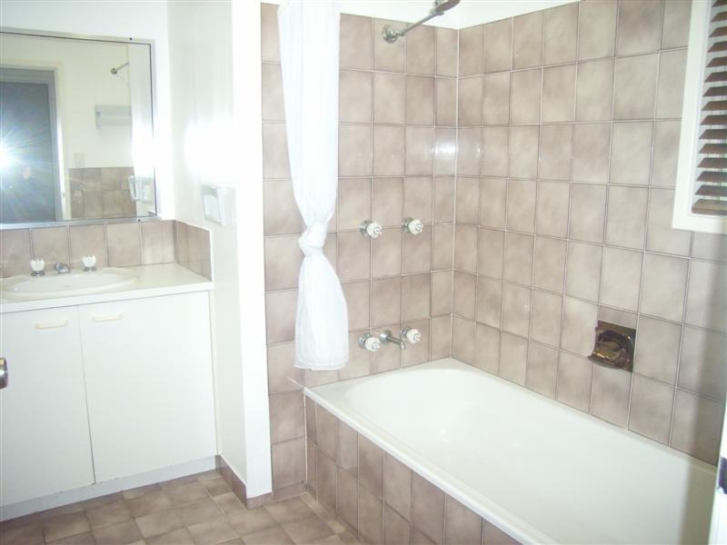 8 Brookland Road, Tinbeerwah QLD 4563