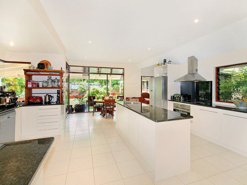 44 Patterson Drive, Tinbeerwah QLD 4563