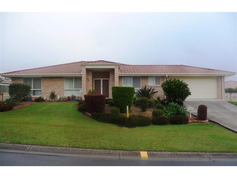 3 Ashgrove Drive, Cooroy QLD 4563