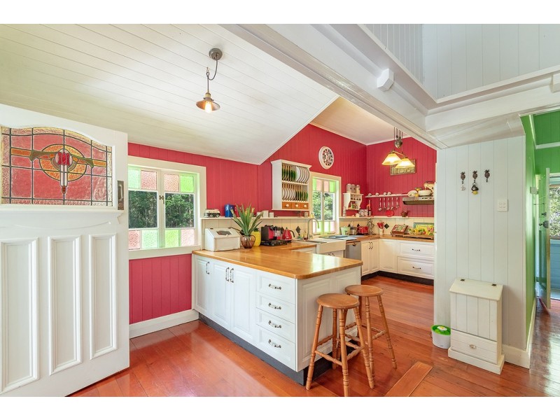 163 Forest Acres Drive, Lake Macdonald QLD 4563