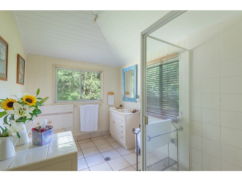 163 Forest Acres Drive, Lake Macdonald QLD 4563