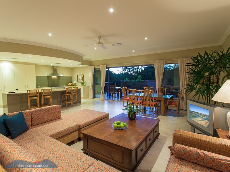 8 Sunrise Road, Tinbeerwah QLD 4563