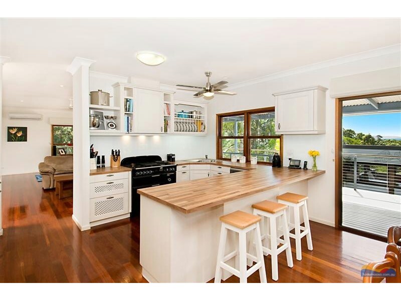 12 Hilltop Court, Tinbeerwah QLD 4563
