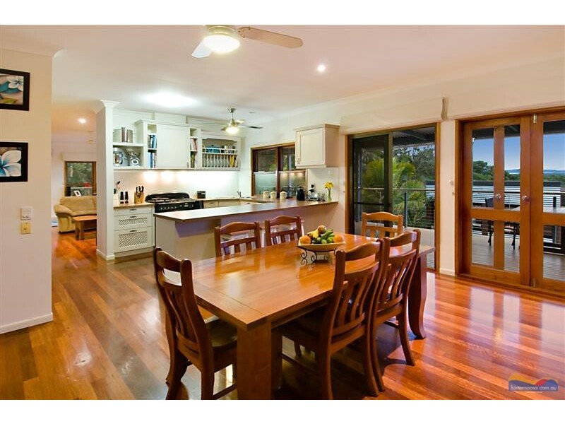 12 Hilltop Court, Tinbeerwah QLD 4563