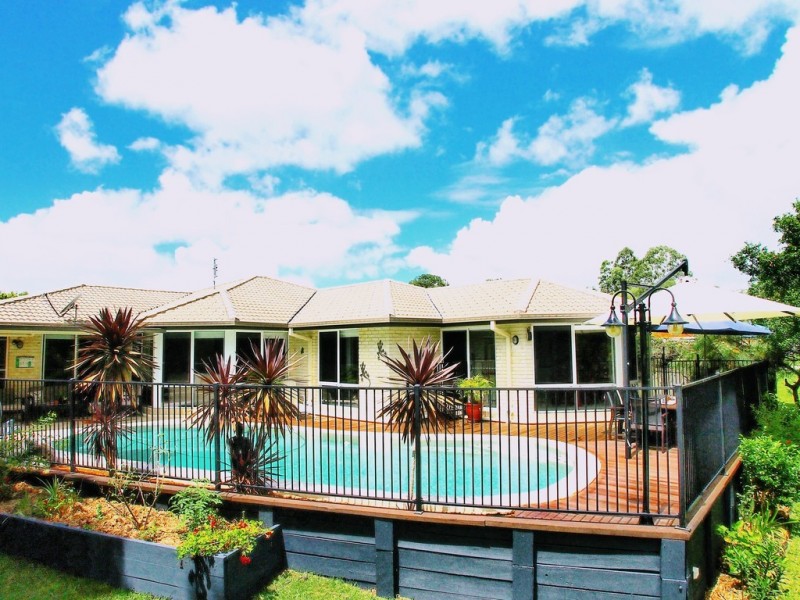 7 Oregon Court, Cooroy QLD 4563