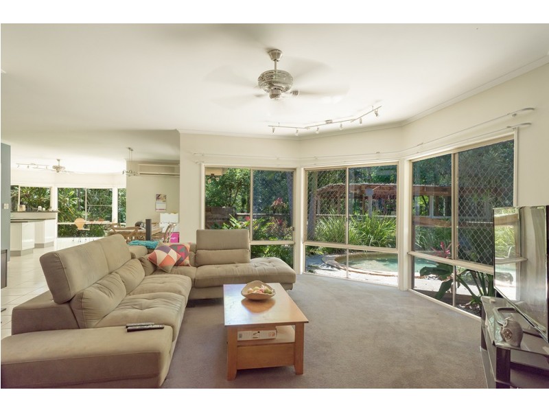 12 Pepper Berry Place, Black Mountain QLD 4563
