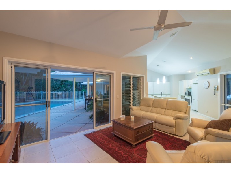 240 Valley Dr, Doonan QLD 4562