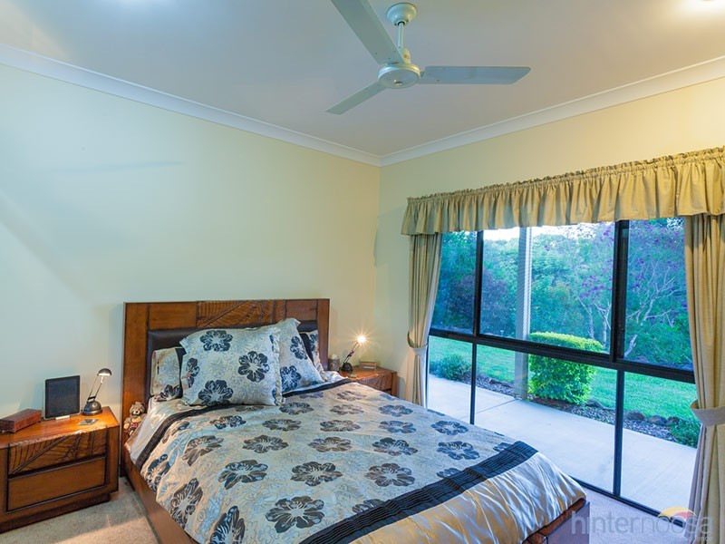 27 Flooded Gum Pl, Cooroy QLD 4563