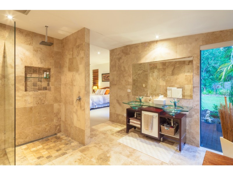 136 Gumboil Road, Tinbeerwah QLD 4563