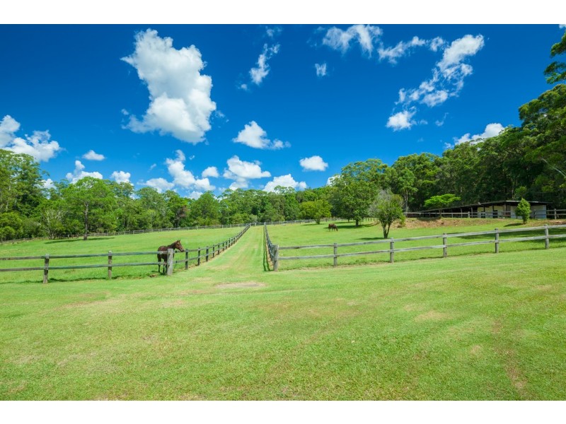 136 Gumboil Road, Tinbeerwah QLD 4563