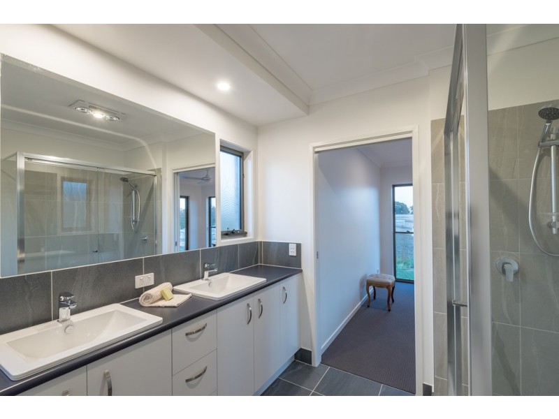 2 Arthur Court, Cooroy QLD 4563