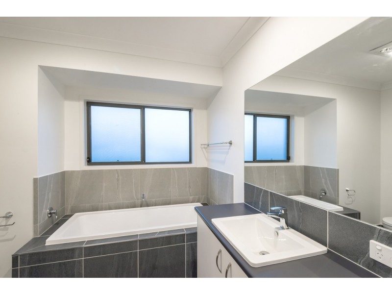 2 Arthur Court, Cooroy QLD 4563