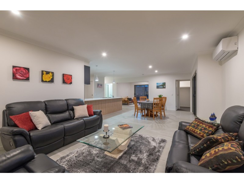 2 Arthur Court, Cooroy QLD 4563