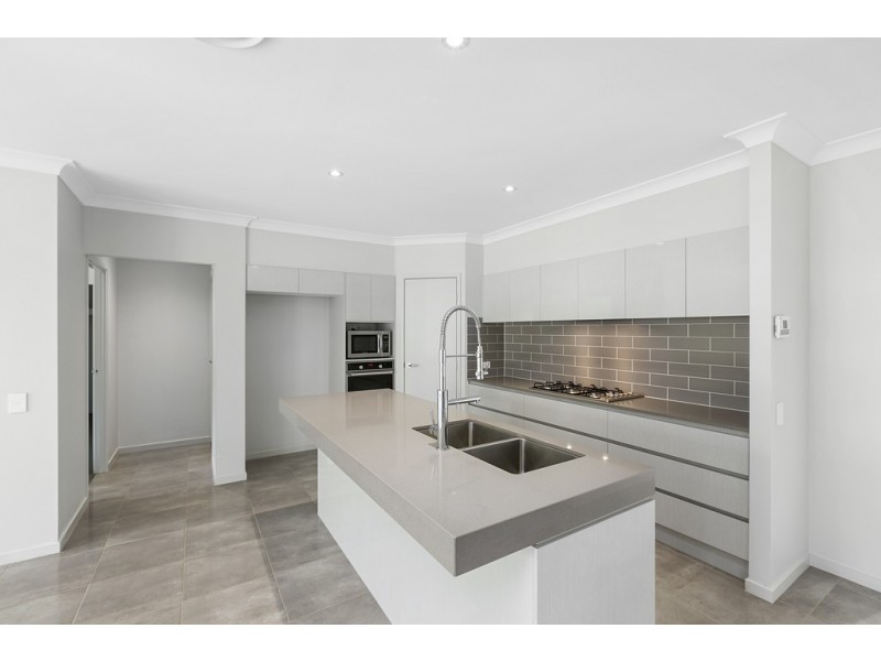 4 Luttons Court, Cooroy QLD 4563