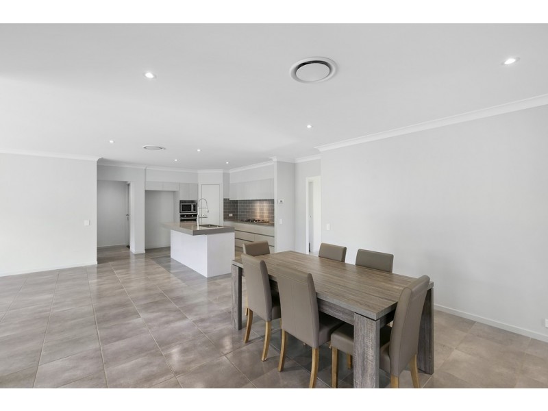 4 Luttons Court, Cooroy QLD 4563